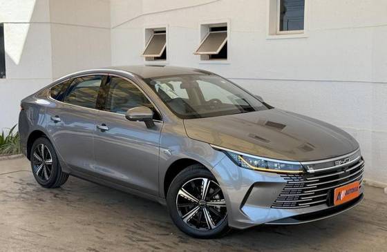 BYD KING 1.5 DM-I PHEV GS AUTOMÁTICO BYD KING 1.5 DM-I PHEV GS AUTOMÁTICO